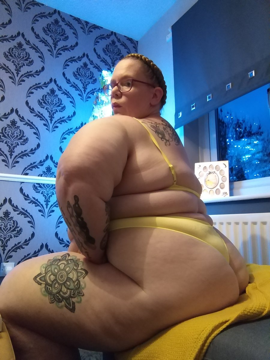 welshbbwprinces's tweet photo. @NewbieOnlyfans https://t.co/xuTgaqNGIG https://t.co/W4rUUNVTtL