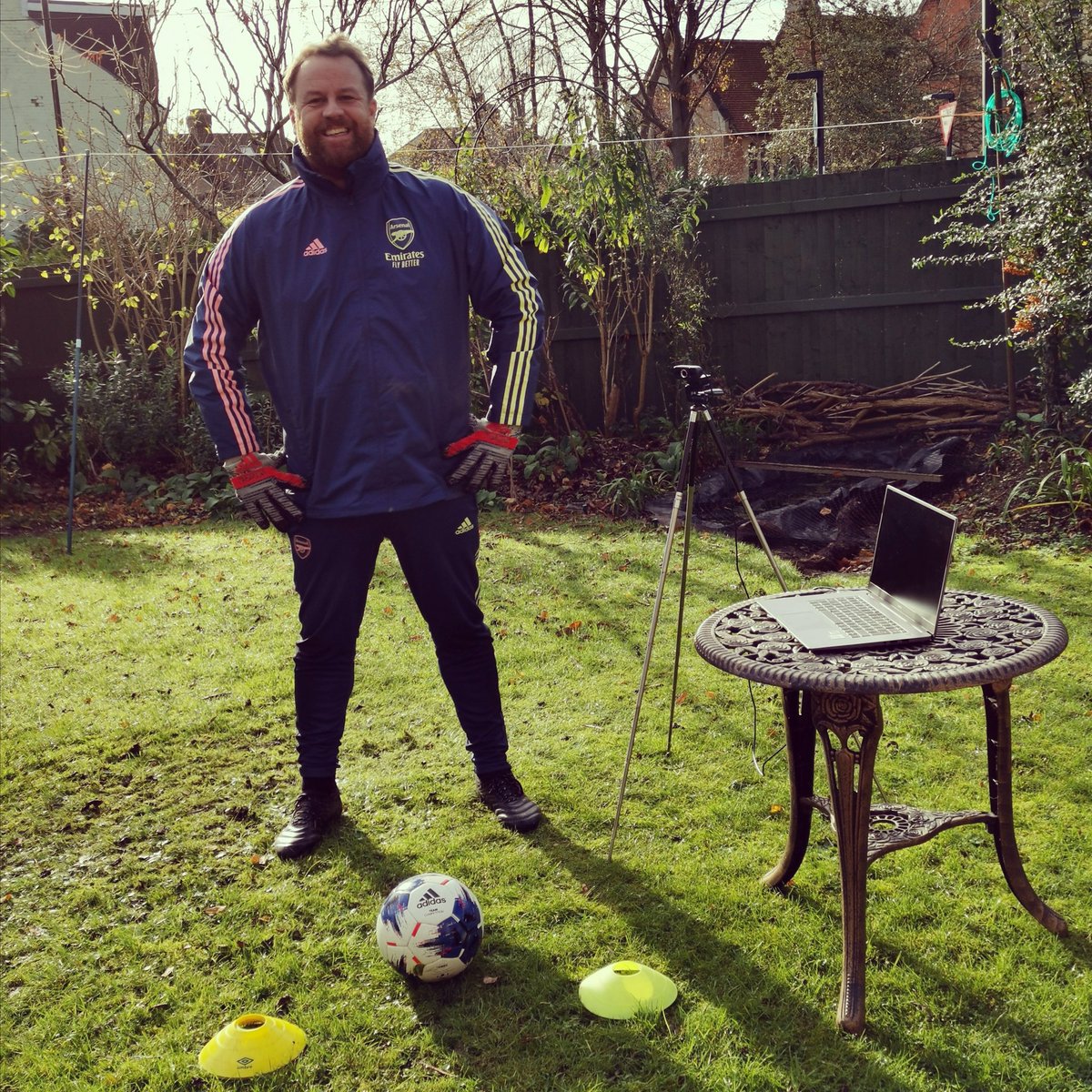 soccersteve's tweet image. This weekends coaching session with our @ArsenalAcademy players was Live and Direct from.... my Backgarden 🏡🌳🌻
#LockdownCoaching