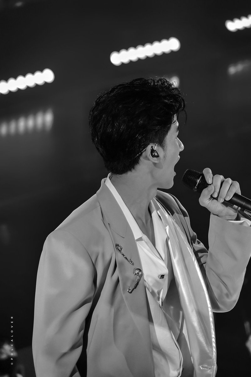 PolcaLover's tweet photo. Tay Tawan —  📌 วันนี้แซ่บแน่ๆ
#Tawan_V #FantopiaxTayNew https://t.co/BprpXgiVjS