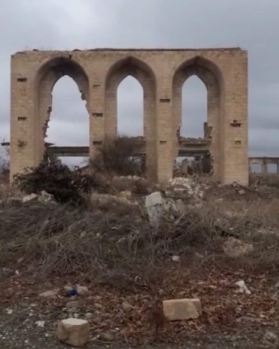 M_Ahmadzada's tweet photo. Coloro che sono preoccupati per il patrimonio cristiano nei territori liberati dell'🇦🇿, non dicono niente sulla distruzione da parte degli armeni del patrimonio storico, culturale e spirituale dell'🇦🇿 in quei territori per 30 anni. Questo è l'esempio più ovvio di #doppiostandard. https://t.co/a3RyVYqtUM
