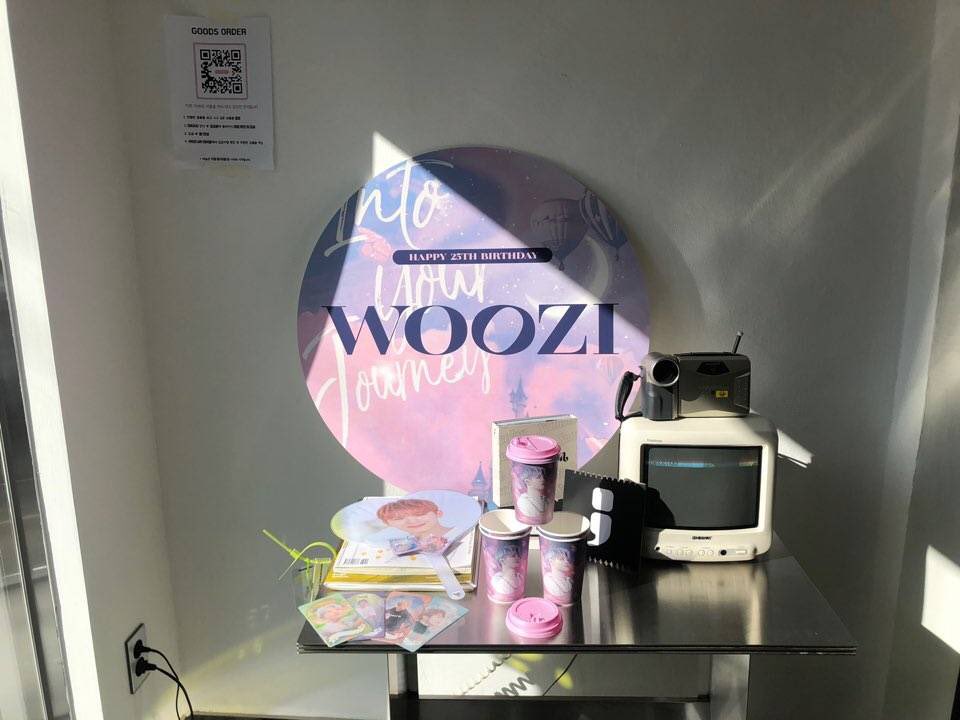svt_wwz's tweet photo. オンニの韓国のお友達が貰ってきてくれた〜🥺💓

私の一番好きなウジくんです🥰

#지훈이의_찬란한_스물다섯 #INTO_YOUR_JOURNEY
#오선위의_찬란한별_우지야_생일축하해
#OurVoboWOOZIday https://t.co/FxN9DObMfz