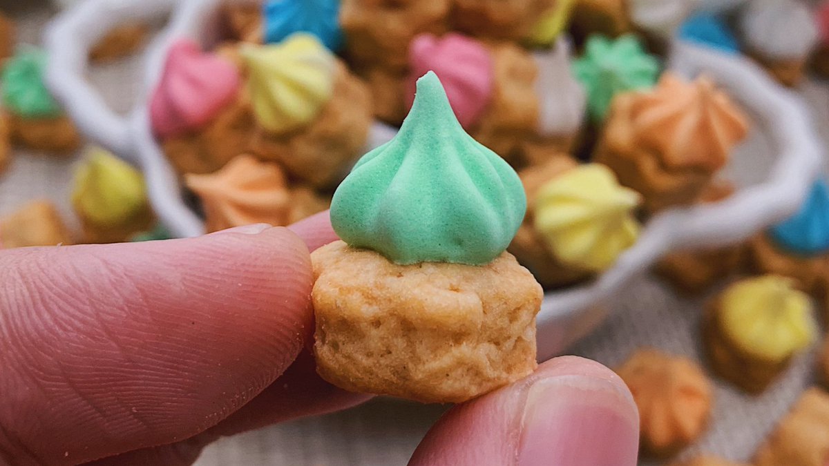[Thread] Here& #39;s my super easy recipe for our childhood Iced Gems! Super simple, cheap and MUCH more satisfying than the store-bought ones.