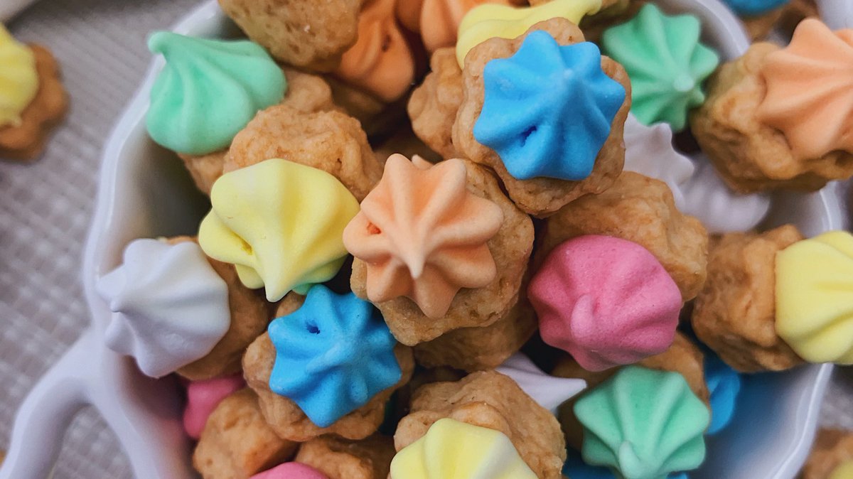 [Thread] Here& #39;s my super easy recipe for our childhood Iced Gems! Super simple, cheap and MUCH more satisfying than the store-bought ones.