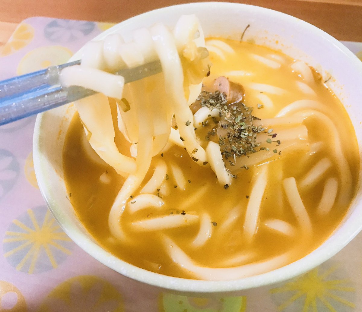Panda V Twitter 3日連続うどんと侮るなかれ 本日のうどんはカレー粉アレンジしてるので実質カレーです T Co Anb4ktldjy