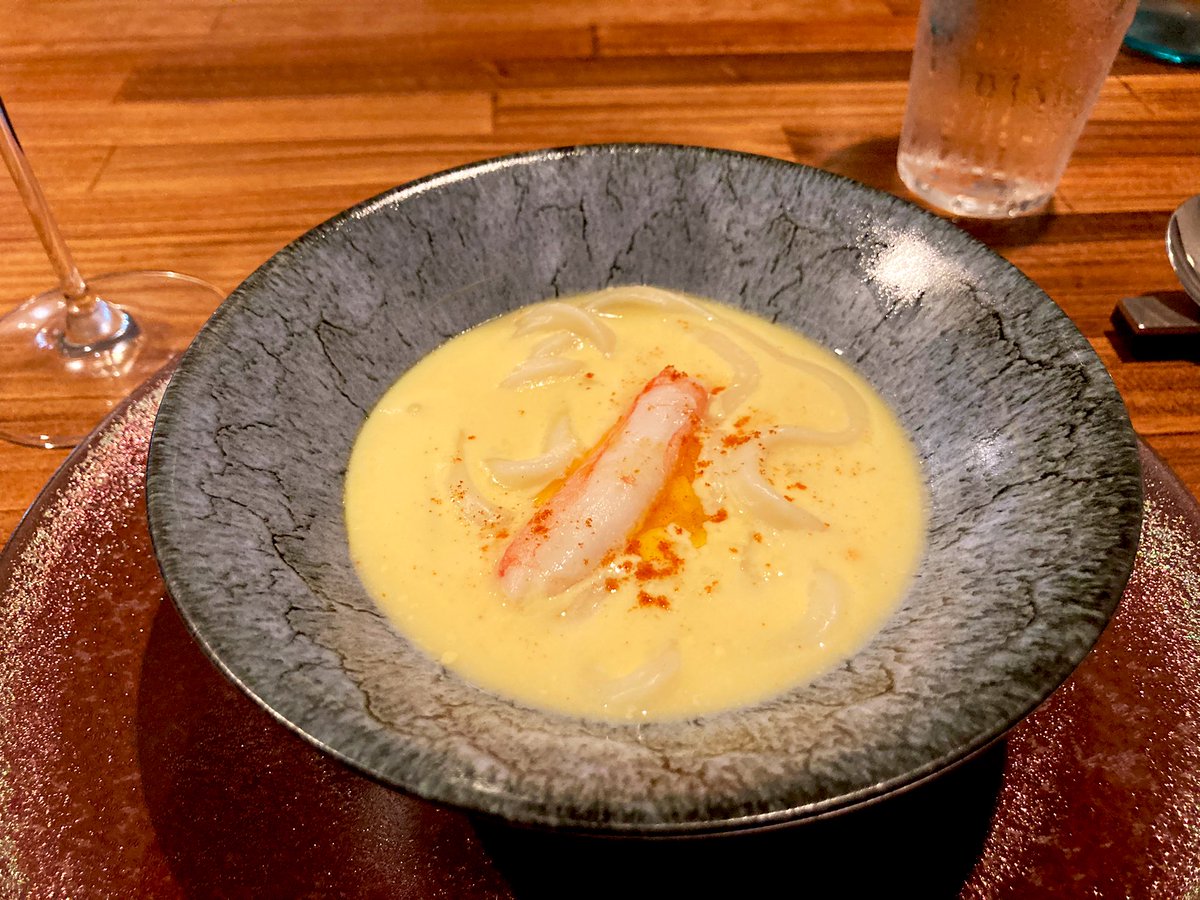 Kon Beef フランス料理のフラン 西洋茶碗蒸し 伊勢うどん風やわうどんによる おだまき 茶碗蒸し 上のほうを掬うと上品なカニ出汁と甘味抜きとろーり生クリームプリンのなめらかさ だけど食べ進めると下からゴルゴンゾーラと枝豆が出てきて途中から異常
