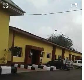Lagos Mainland hospital barred family members from accessing corpses related to #EndSARS protests.
The management says it received a directive from the state Ministry of Health not to release corpses of suspected #ENDSARS protesters. https://t.co/KC7curtO94