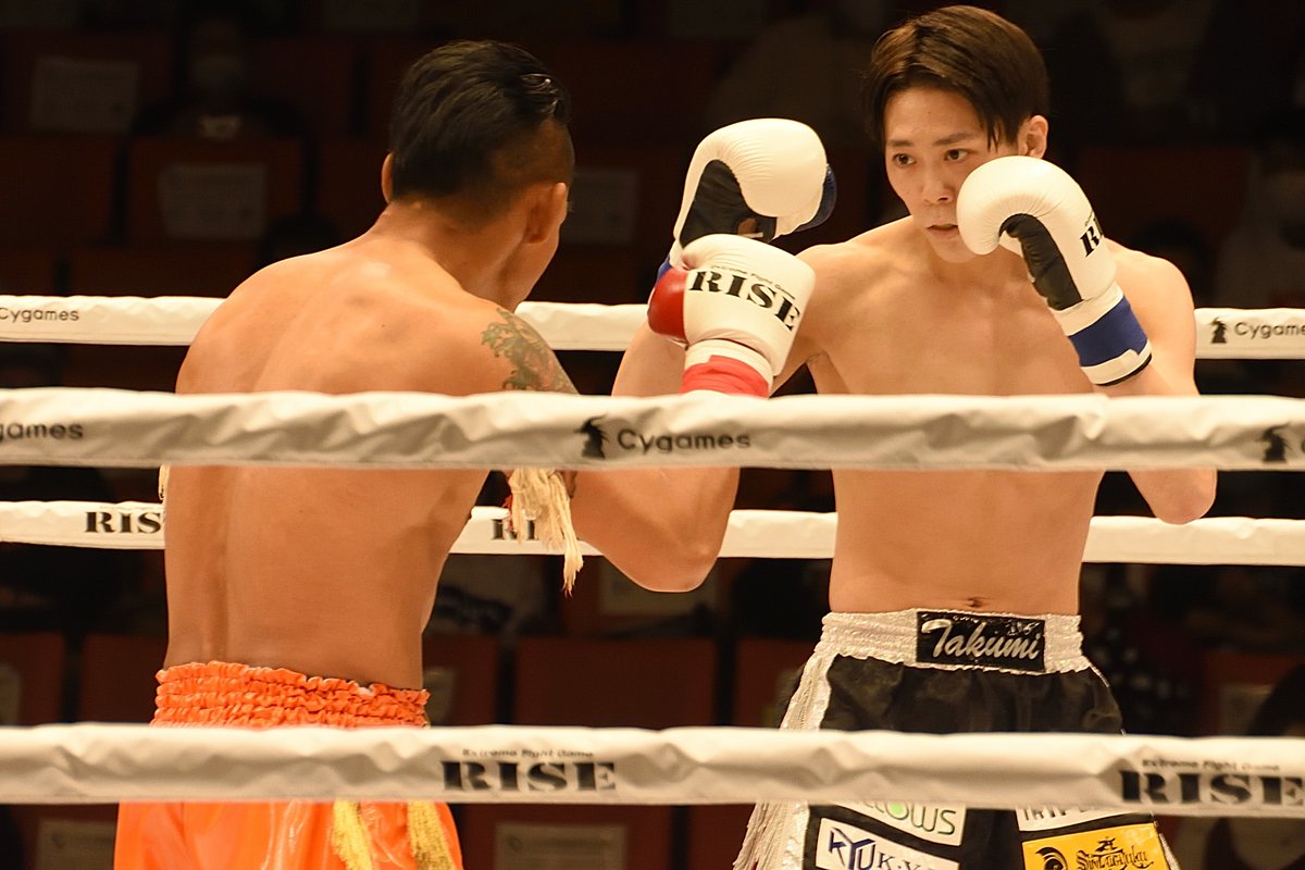 hiro_318's tweet photo. #RISE
#RISE143
#後楽園ホール
#タップロンハーデスワークアウト vs #実方拓海
長い手足 vs 屈強な肉体。カミソリ vs 大砲
#ラウンドガール : #清瀬汐希 さん https://t.co/6ZLHUak96i