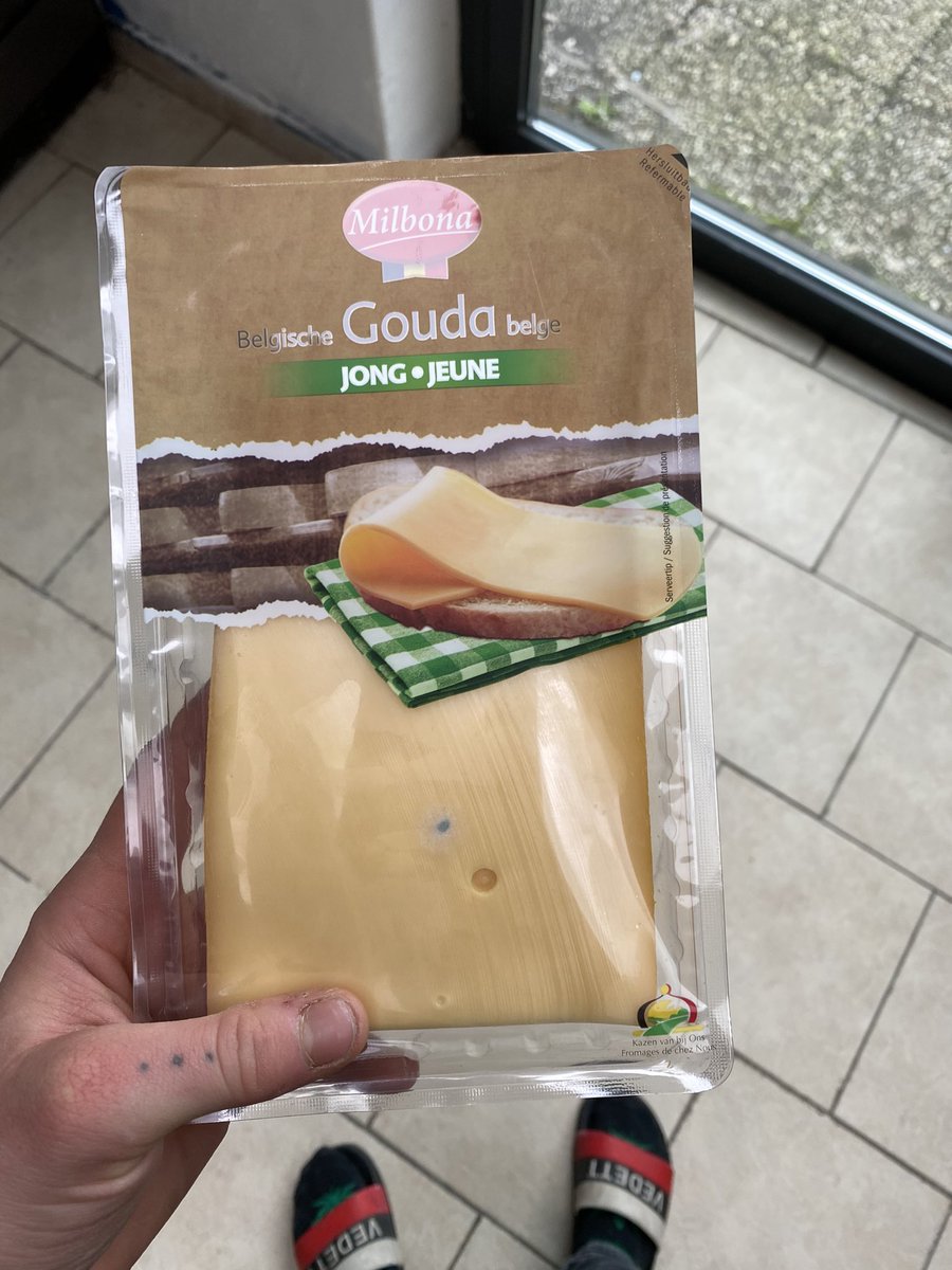 schlangie's tweet photo. @LidlBelgium vrijdag gekocht bij jullie, is het normaal dat de producten ze rap slecht worden...? 🤔 mag nu weeral inkopen doen #geldgroeitopmijnrug https://t.co/sJikMoTPF8