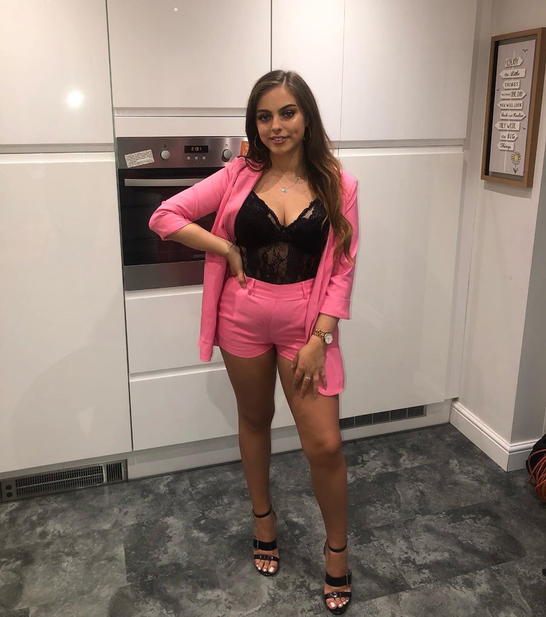 SimplyLisa4's tweet image. Life without dreams has no meaning...😁