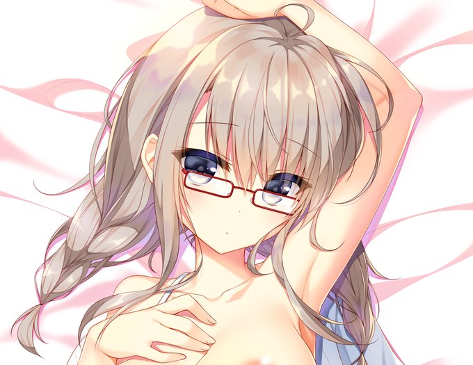 …どうしてジッと見てるんですか…? 