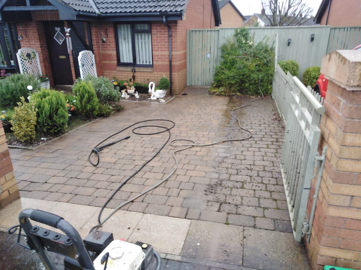 ClearlyBetter_'s tweet photo. Do you need your front or back path cleaning? 🤷‍♂️

Here is a front drive we cleaned recently. The difference 🧼🙌

Get in contact today for a FREE quote 👍🚿🧼 https://t.co/pvQ3RUdZX8