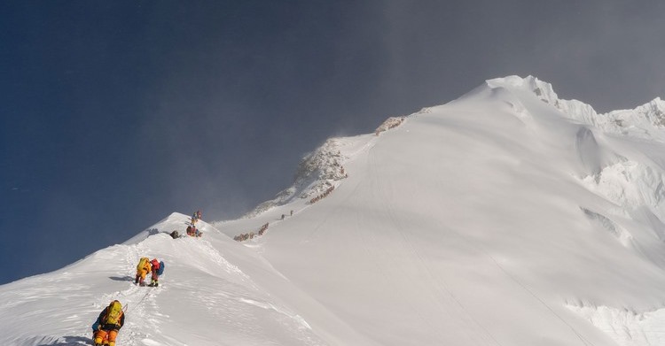 SeaShepherdPaul's tweet image. #ChangesNeeded: &amp;lt;by Angelique Bianca &amp;lt;
2 Things Highly Evident. 1, Our Carbon Footprint Is By Far The Most Important Thing We Should All Come Together For &amp;amp; Fix.  2) With Sociopaths Trying To Usurp Democracy, It Is Time To Upgrade The Operating System.▼
tinyurl.com/y46h7oak
.