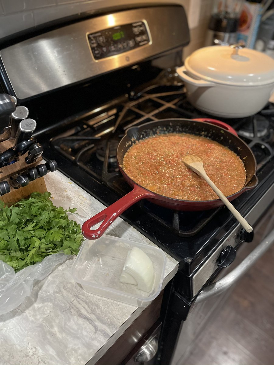 It’s 10 am, we’ve already eaten lunch, Daddy’s fishing and we have far too many tomatoes and cilantro...it’s salsa time.  Nothing makes me happier then the smell.  #miashomecooking #salsatime