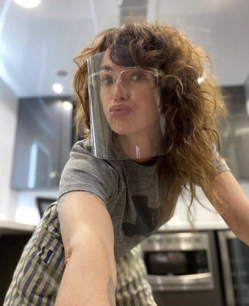 artoflena's tweet image. Lena Headey on Instagram, looking gorgeous as ever.

„Day 1 .. Chuffed to be back in Indie territory.. creative freedom .. #GypsyMoon #femalefilmakers 👅⚡️💥“