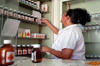CombiomedC's tweet photo. #DíaDelTrabajadorFarmacéutico| Felicidades para todos los profesionales del país que ejercen tan digna labor y cada día se esmeran en mejorar la calidad y atención a la comunidad con los servicios que prestan. https://t.co/rwxTdDkLUu