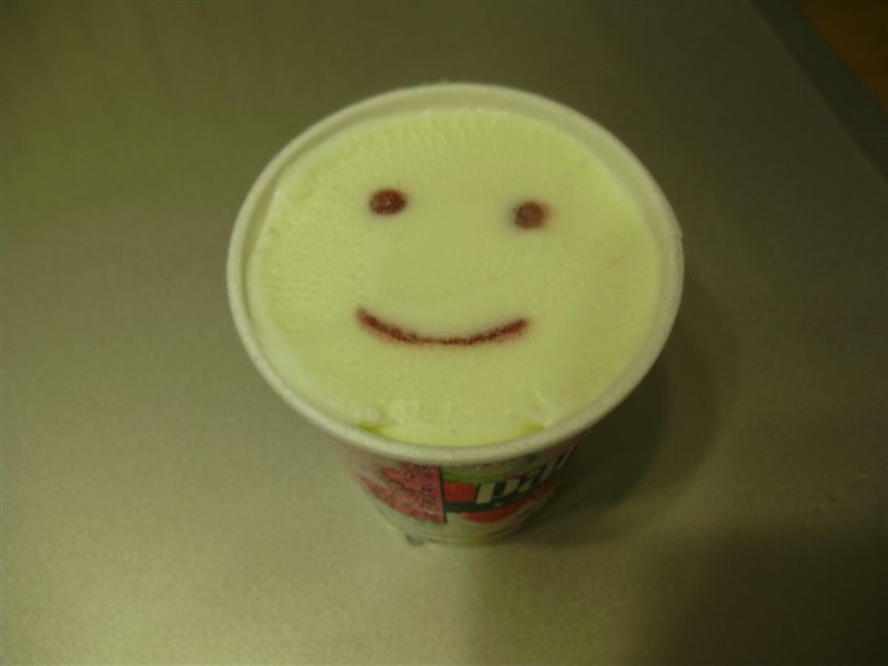 小室母は5ちゃんねるで膝がパナップに似ているということで膝パナと呼ばれていた Togetter