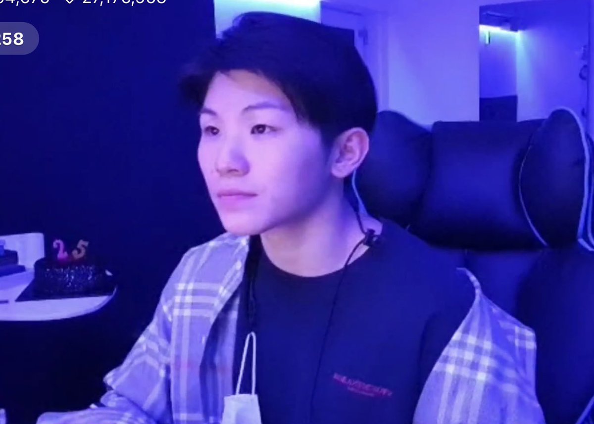 애깅이💕💕💕💕 뽀둥행 ㅠㅠㅠㅠㅠ 생일 브이앱 너무 좋다....!!!!ㅠㅠㅠㅠㅠㅠ