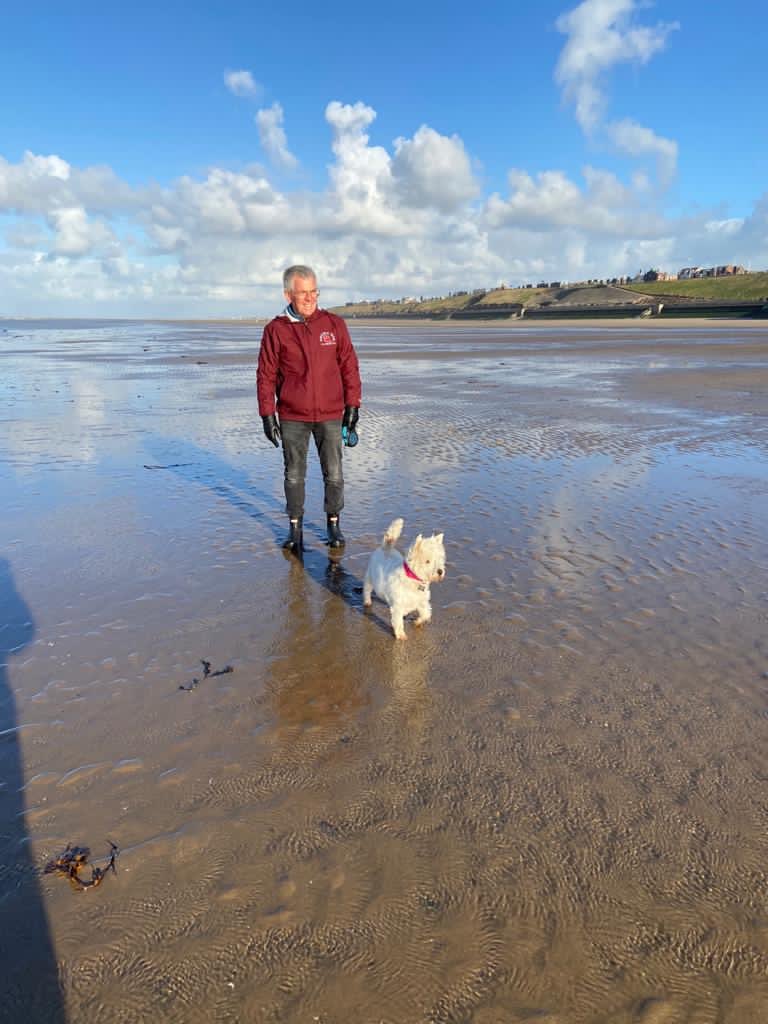 Great walk on the beach in sunny Blackpool this morning. Millie loved running in the soft sand. ⁦