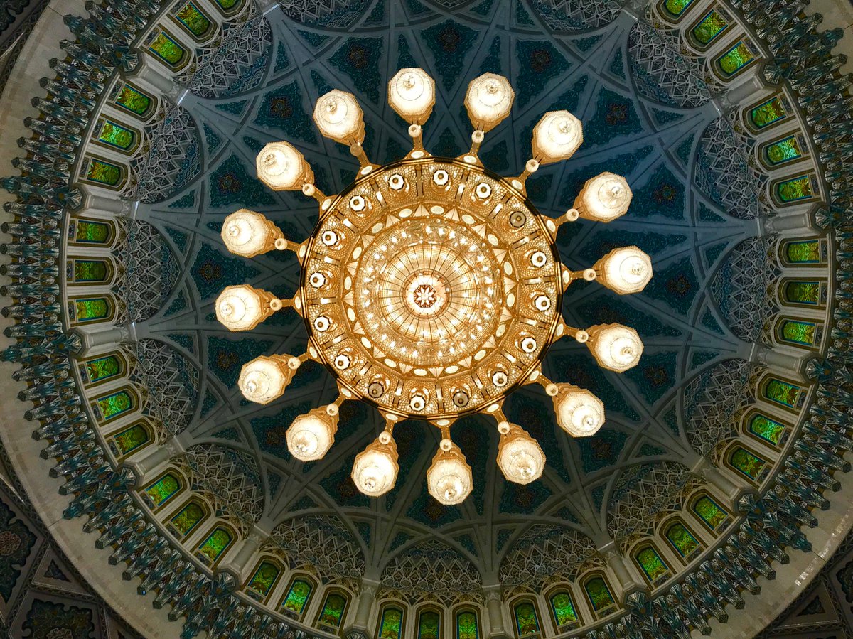 wandernationals's tweet photo. Sultan Qaboos Grand Mosque, Muscat, Oman - This was the largest chandelier in the world, when the mosque was built in 2001. The mosque is open for tourists only from 8am to 11am. Friday closed.

#Oman #Muscat #Mosque #chandelier https://t.co/SApExfObpm