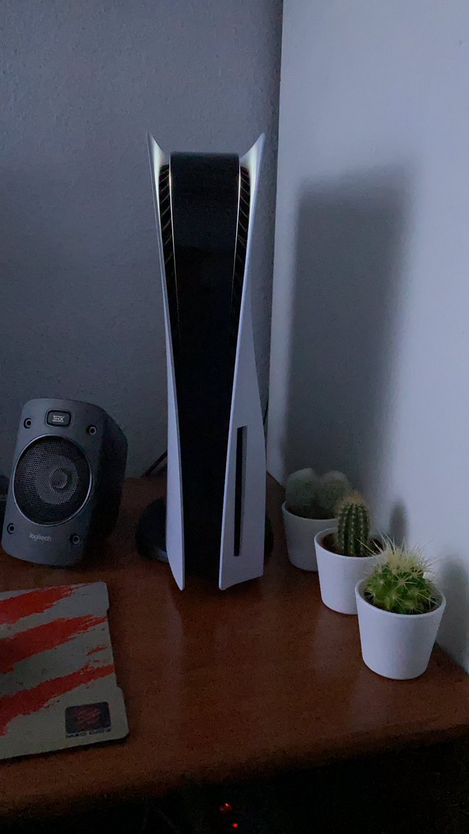 Tofuetx's tweet photo. Pues na, a jugar #PS5 https://t.co/rmOpeo6kcv