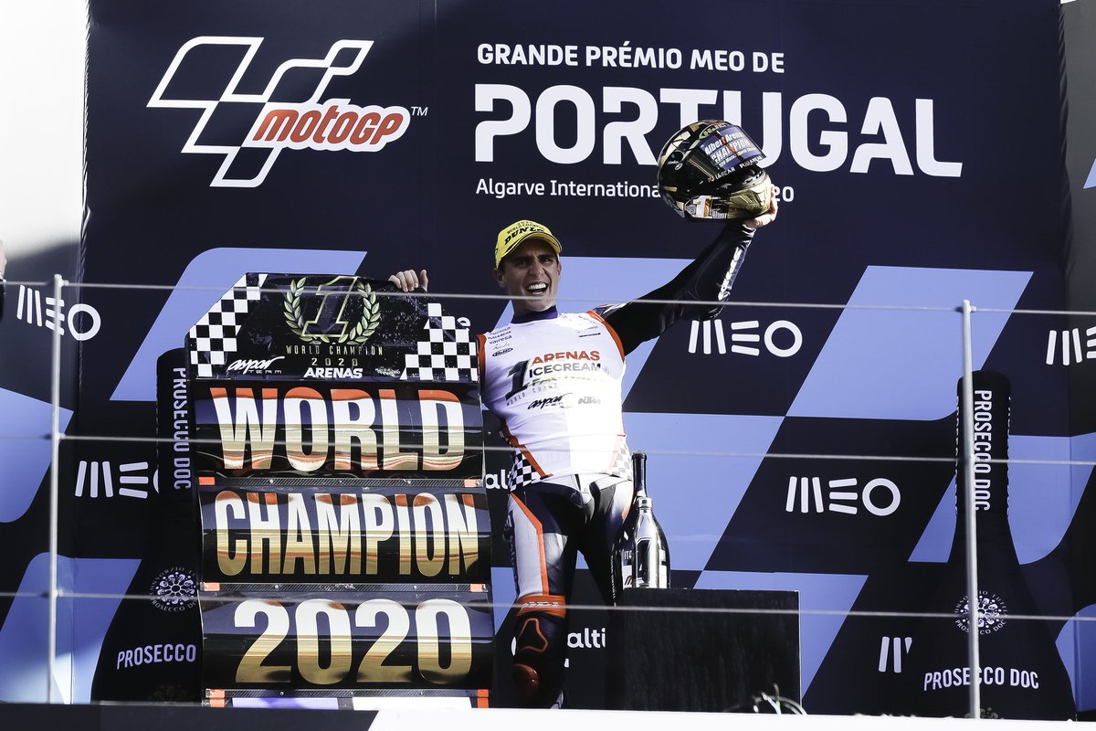 mlito13's tweet photo. Felicidades @AlbertArenas75 #AR75 🇪🇸 !!! 👏👏👏
World Champion #Moto3 2020!!!
Congrats @AsparTeam !!!
#PortugueseGP 🇵🇹 #PortugalGP https://t.co/7lC7NOVAv9