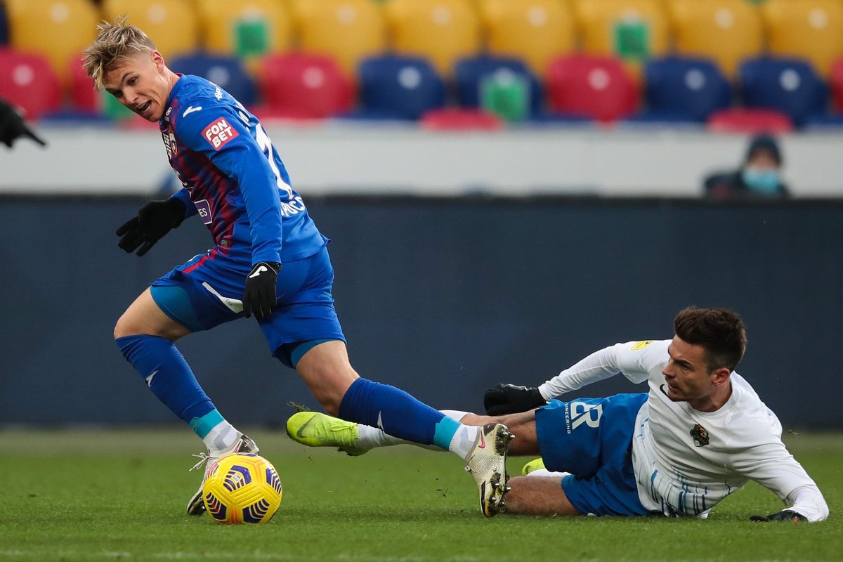 premierliga_en's tweet photo. CSKA and FC Sochi share the points at VEB Arena thanks to the goals from Sigurdsson and Burmistrov 🤝
#RPL #CSKASochi
📸 CSKA https://t.co/0mAe42lTsG
