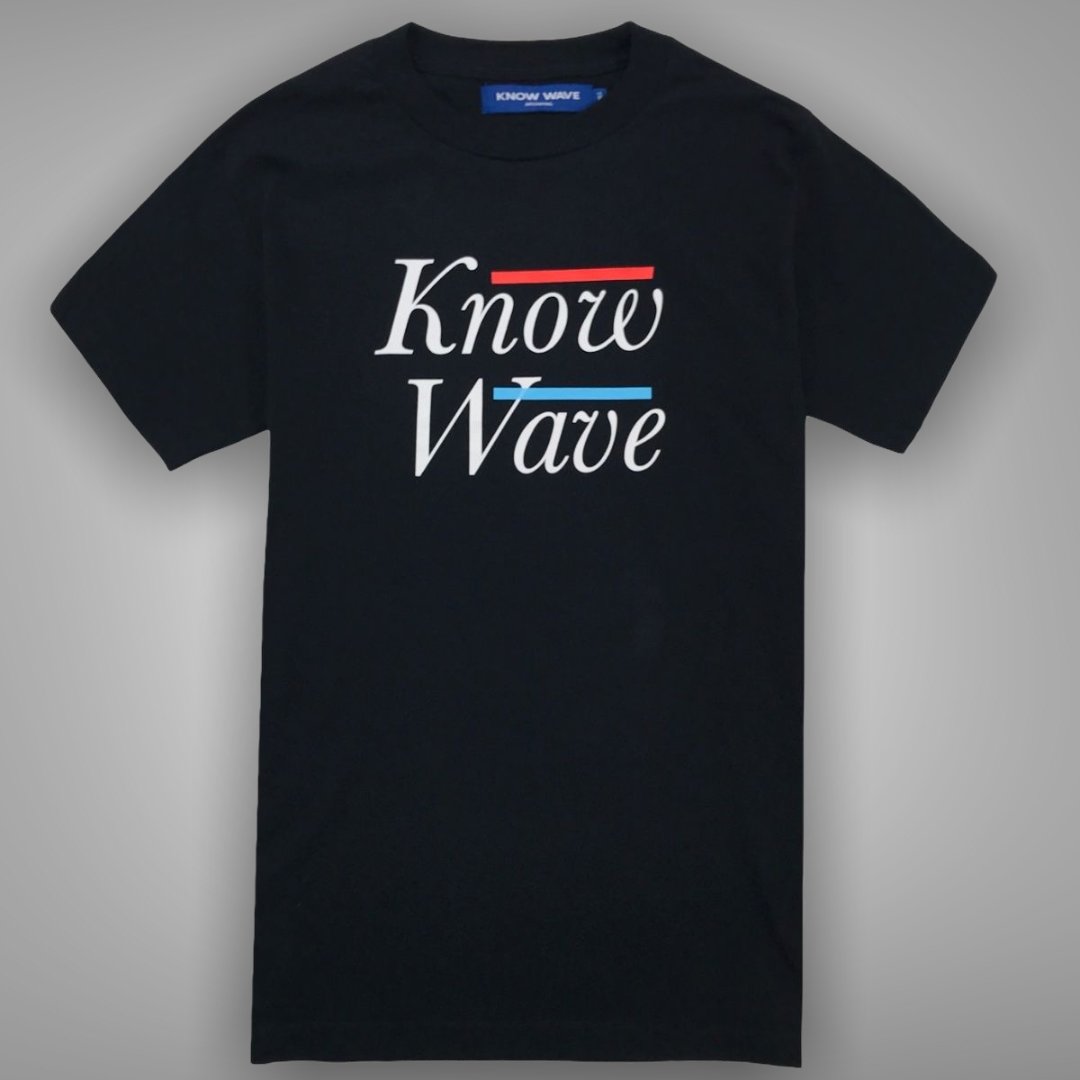 MichaelChellUK's tweet image. New In @KnowWave T-shirt serif Black featuring the brands logo to the chest. 

#knowwave #michaelchelluk #michaelchell #shoplocalonline #klaranituk #klarna @Klarna #tshirt #newbrand 
michaelchell.co.uk/clothing/know-…