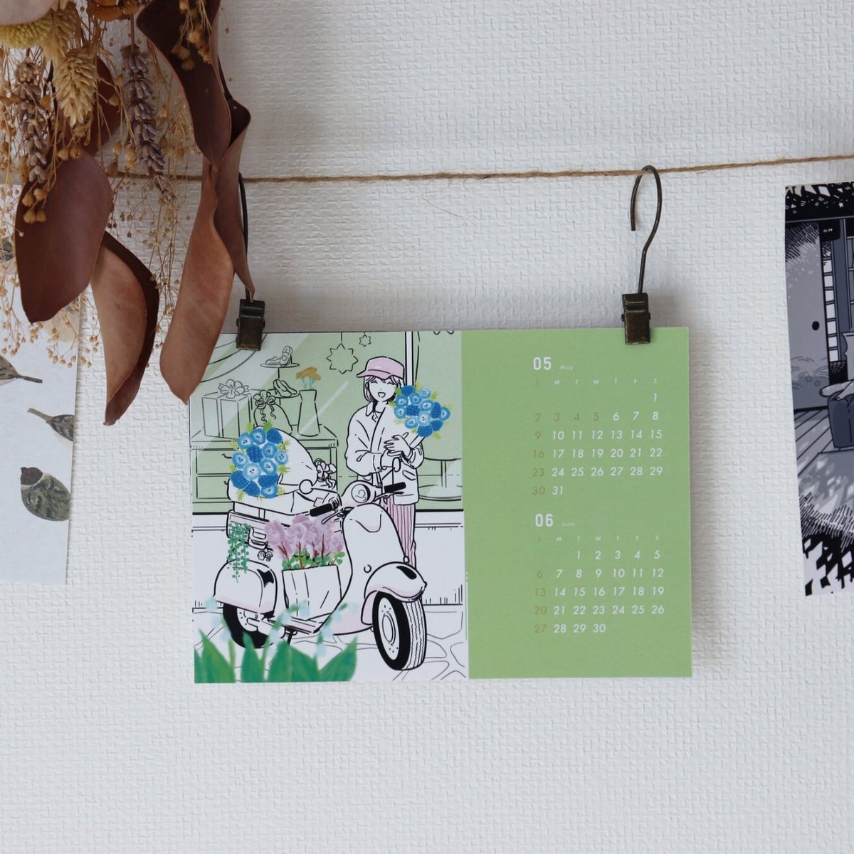 2021カレンダー/¥1,800
植物・休日感がテーマのカレンダーです。貼ってよし置いてよしのB6サイズ6枚組。写真2枚目のプチカードスタンド付きです。グラフィックデザイナーの安藤こと、saki andoとの久々の共同制作です? 