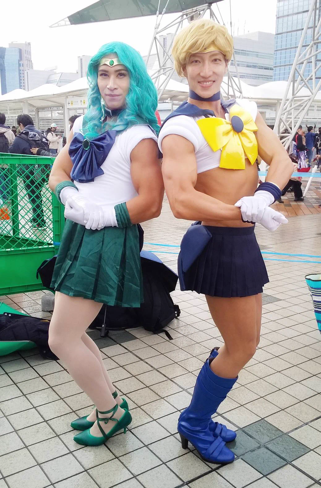 @shimazenyu あれ、そのマッチョさん、一昨年だかの夏コミでお会いしたマッチョさんですかね 