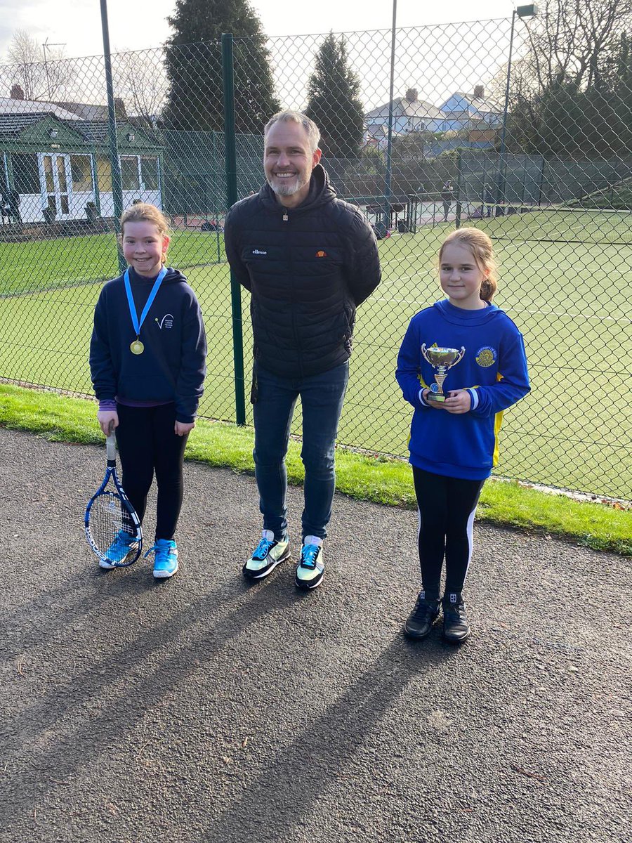 CoachPhilT's tweet photo. A good start to a busy day for our Glamorgan open 8 LTA grade 5 event @radyrtennis , some excellent tennis played in good spirits #homegrownplayers #competing #u10s #wintercompetition 🎾🏆🏴😃 https://t.co/P2MXpa9mnF