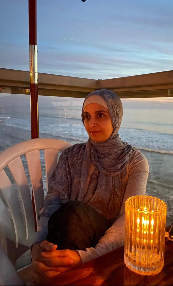 HanannTurk's tweet photo. العبرةُ لَيسَت بِالزِّحَام ولَا بعددِ السَّائلِين، ..وَإنَّمَا بِركن دافئٍ مُنطوٍ فِي ثَنايَا رُوحِك.... تَلجأُ إليهِ كلَّما أحسَستَ مِنَ العَالمِ فَزَعًا ! https://t.co/4hIqDgrIVH