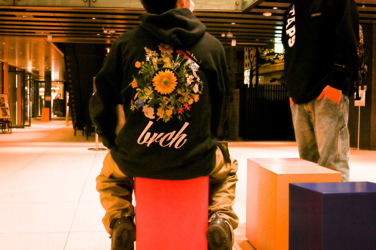 brch_gallery's tweet photo. 無数の花を散りばめた
存在感抜群のバックプリントです！

アメリカのブランドのプルオーバーパーカーで、
世界中で愛用されています。

↓↓↓↓↓↓↓↓↓
https://t.co/HpBpwQP3Mn https://t.co/B1ibqYJ6U3