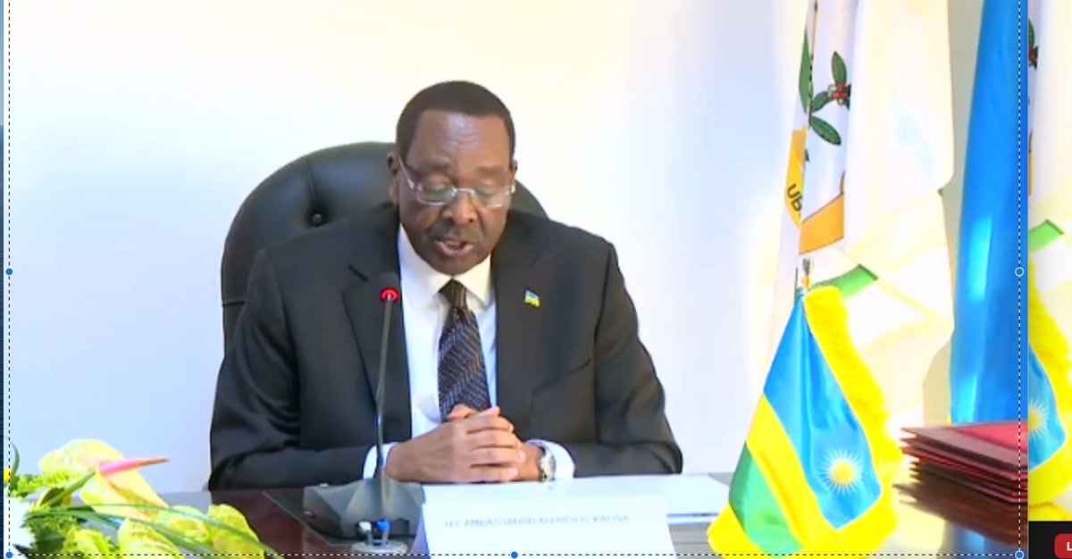 RDBrwanda's tweet photo. Happening now: @RwandaGov is signing agreements to establish and host the Fund for Export Development in Africa (FEDA) with @afreximbank. The Kigali-based FEDA will be the bank's subsidiary providing seed capital to companies seeking to grow their export markets.

#InvestInRwanda https://t.co/1nzHKMIPDk
