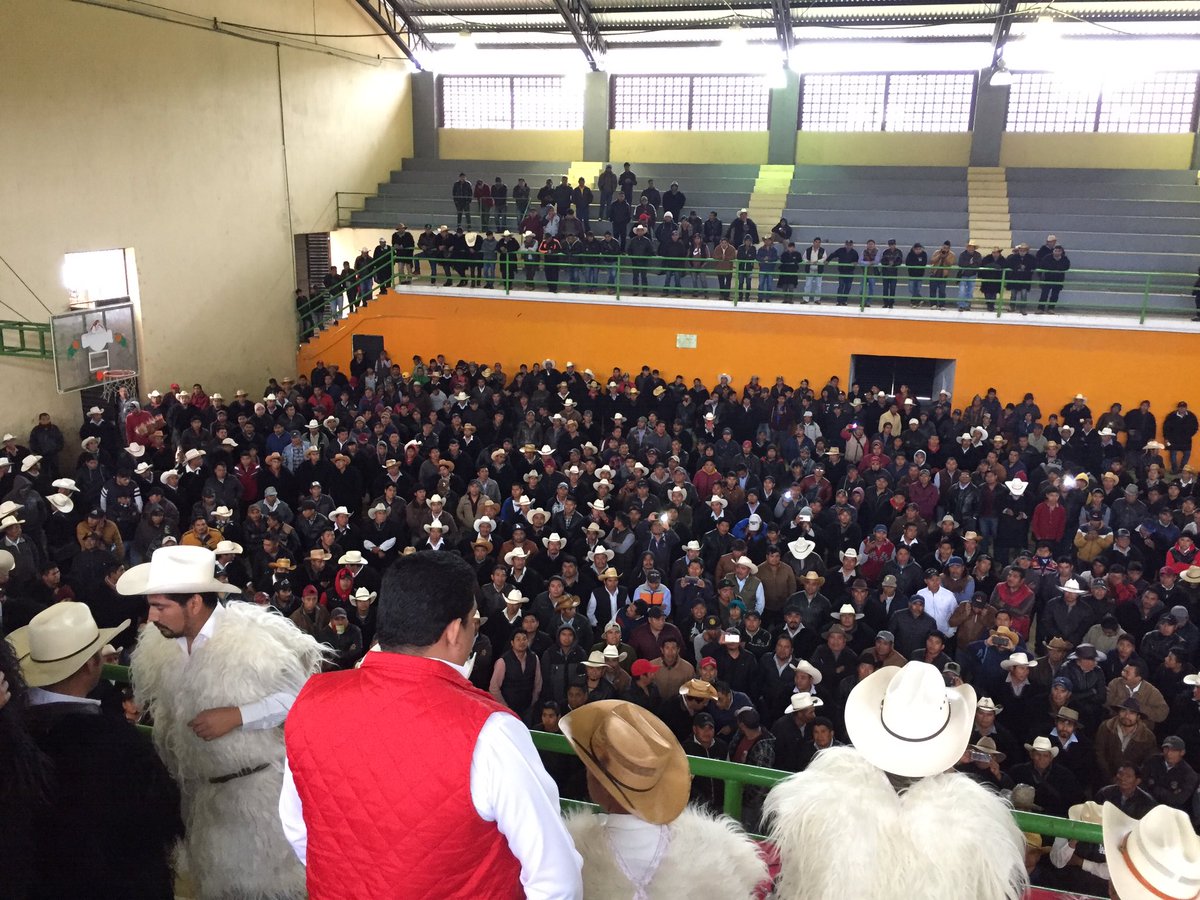 Odilon_RS's tweet photo. Acompañe al municipio de San Juan Chamula a elegir a su nuevo presidente de partido y dirigente de la CNC. Agradezco el apoyo de esta comunidad y siempre respetando los usos y costumbres de los pueblos indígenas.
@hernandezderas @rubenzuarth @CNC_CEN @PRI_Nacional #somosCNC https://t.co/7zFcSbRGJm