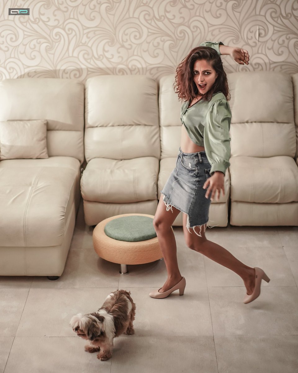 Amala_ams's tweet photo. One minute she's cute;
The other she's bat shit crazy.
Say what you may;
Shit doesn't get more real than her!
#sheisreal #sheisrare #sheishuman https://t.co/1l5ZDfBO4H