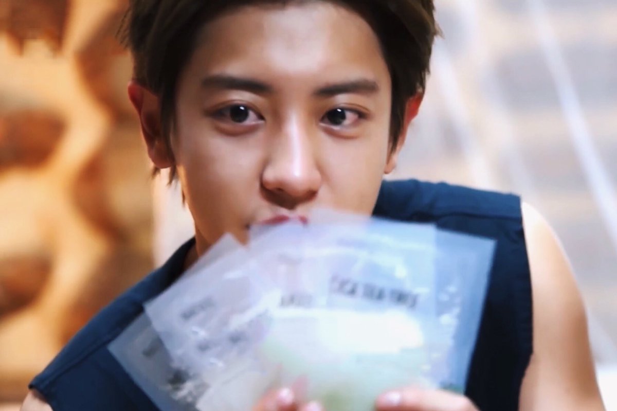pcysarchive's tweet photo. he’s just so insanely beautiful https://t.co/Jvt1msBwAT