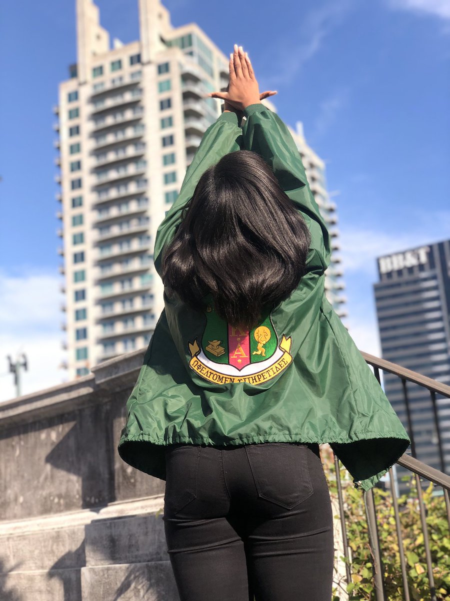 nasnishaun's tweet image. they ask me how i do it, but im just Naturally PEARLfect💗💚
 #myasu #BetaPi