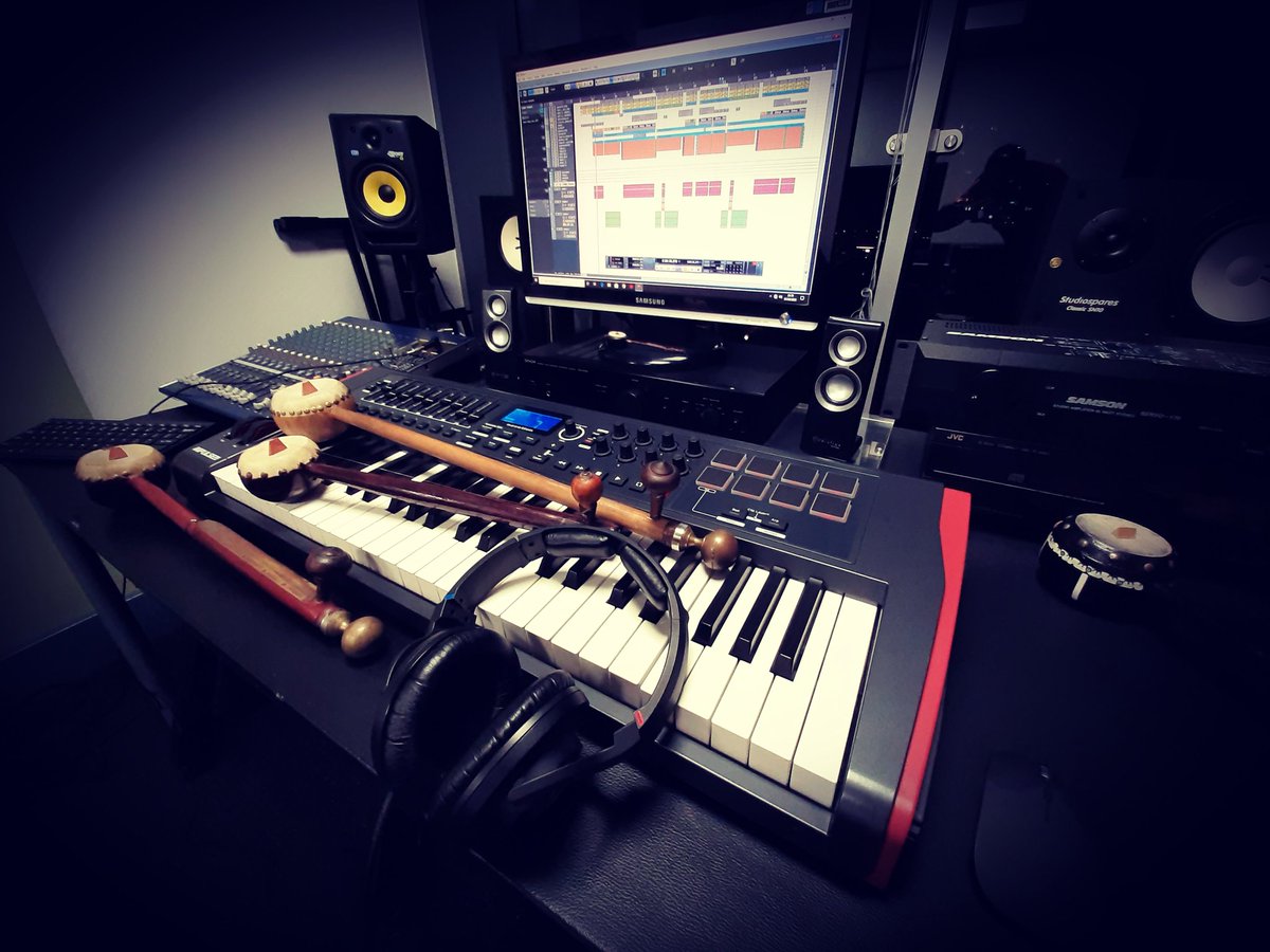 SharniWorldWide's tweet photo. Last nights Tumbi recording session done and dusted! This track dropping early 2021..will try n drop a preview later #TimeProductions #studio #Birmingham #Music https://t.co/J1eG4Bnvmy