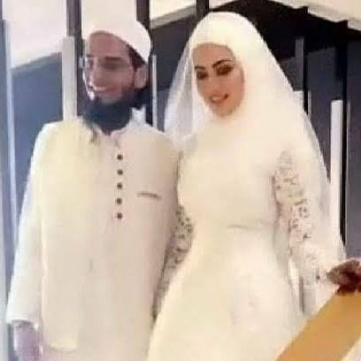 Payalshaarma's tweet photo. ब्रेन Braw.Washed..!!! What say?

#MuftiAnas 
#SanakhanMarriage 
#SanaKhan https://t.co/yv682HEZdS