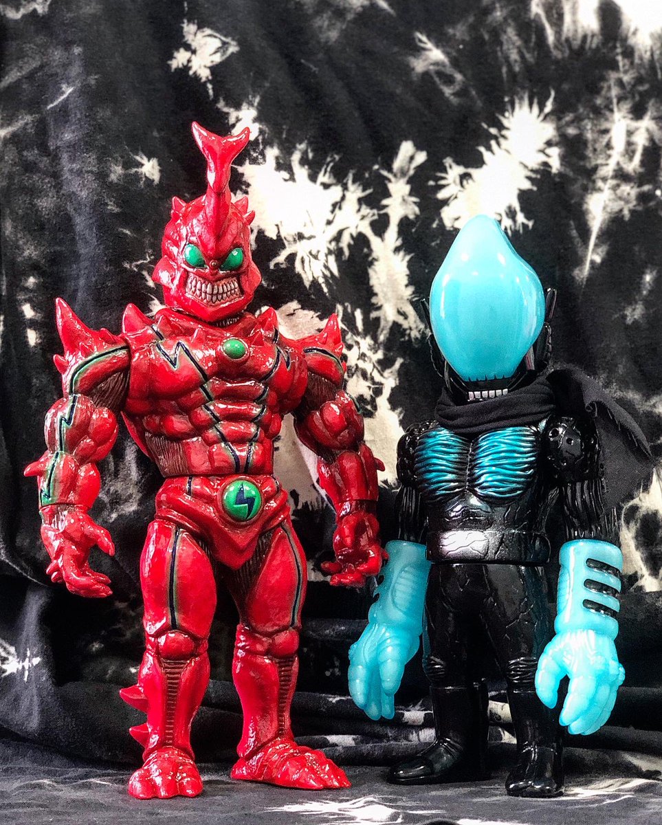 Songorr2's tweet photo. 🔥🌟BLACKPEARLS VS Eiriman🌟🔥 #
#blackpearls #joshwangdesign #真頭玩具 #eiriman #alien #realhead #真頭不滅 #allintoy #mmjsofubi #ソフビ #sofubi #kenthtoyworks #toy #art #mmjsofubi #rxh #songorstyle #リアルヘッド @kenth_toy_works @blackpearls_jp @joshwang_design https://t.co/N9Ddc9Qee5