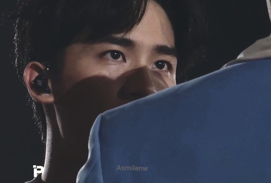 meraki_j's tweet photo. I WAS NOT PREPARED TO GET HURT JUST BECAUSE OF THIS GODDAMN PICTURE. NO. STOP PLAYING WITH MY FEELINGS THIS IS NOT RIGHT. 😭 https://t.co/DIZQ04AgXa