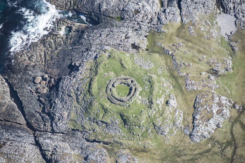 TheBrochProject's tweet photo. #BrochBattle 10 will return tomorrow...

With Dun Mor Vaul vs Broch of Burrian - #Tiree vs #NorthRonaldsay!

If anyone has any photos of #Burrian that would be very useful...there's no many.

(Oh and @hunterian if you have any photos of those Norse 
pins from Tiree...)

#Brochs https://t.co/KDU3Oc9ZYe