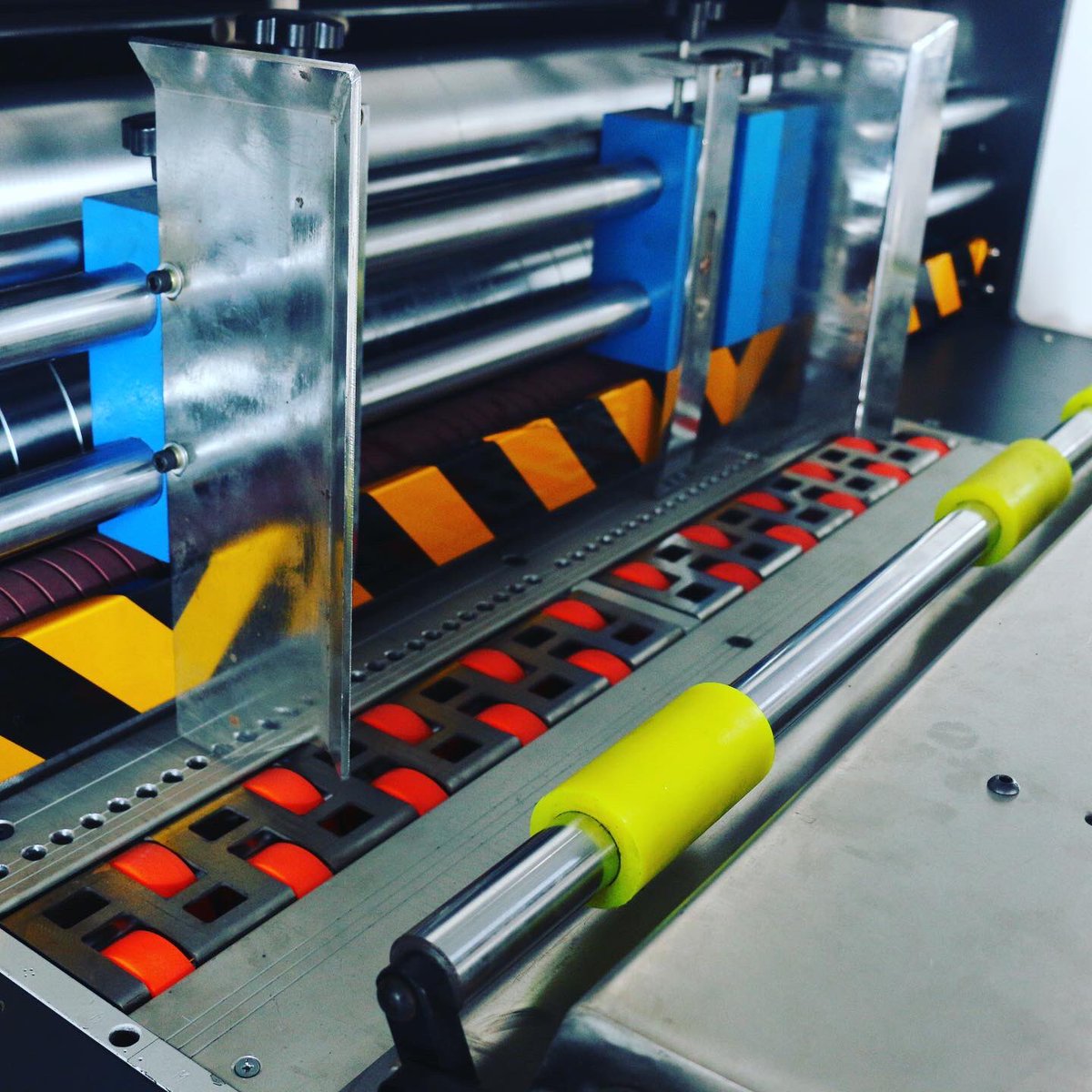 qyfibbTgT1qA5EP's tweet photo. 2000*650 One color printing slotting machine

Welcome inquiry!
Mobile/wechat/whatsapp:+0086 18222285951
Email:jifeicartonmachine@163.com
#printerslottermachine #carton #cartonbox #cardboard
#cartoncorrugated #kartonbox
#cartonpackaging #corrugatedpackaging 
#cardboardpackaging https://t.co/KuI29z6iRi