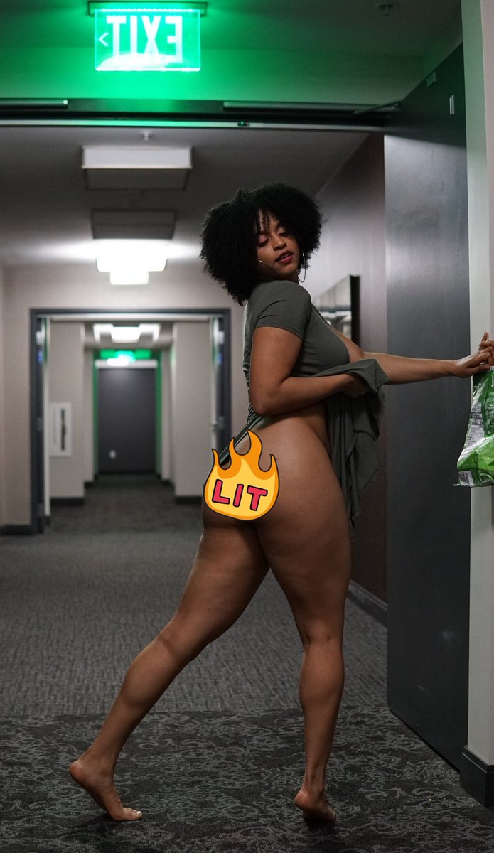 LanaaaHot's tweet photo. On est bientôt au 50 follow 😘

Au 50 j'offrirai une nude à tout les rt 💛😏 https://t.co/0dLHSlLvhB