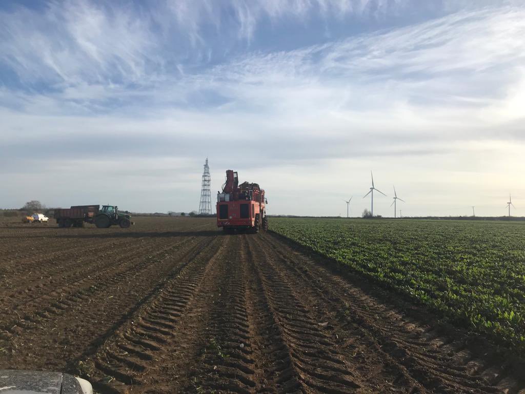 Travelling well today 👌🚜💨
<a href="/CLAAS_Eastern/">CLAAS Eastern</a>