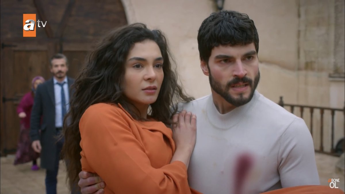 He challenged 27 years of hatred and revenge , risked his own life , stood against his enemy the second he realized he fell in true love  #Hercai  #ReyMir