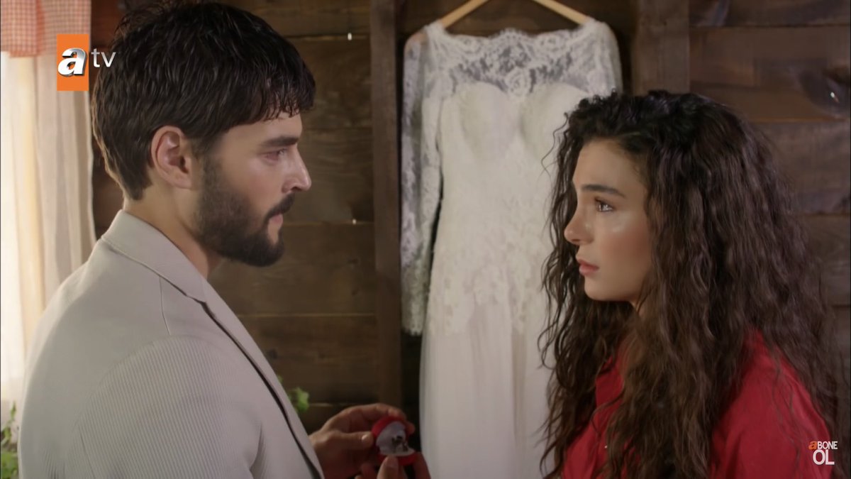 He challenged 27 years of hatred and revenge , risked his own life , stood against his enemy the second he realized he fell in true love  #Hercai  #ReyMir