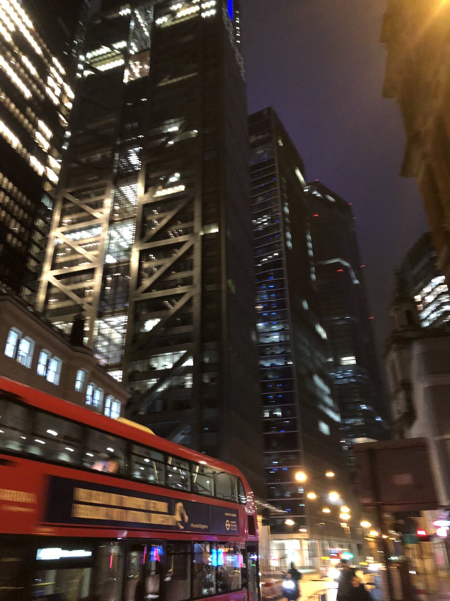 cclcleaners's tweet image. Stunning image of the empty street in the heart of London, Photo taken at Bishopsgate EC2, London.   #nightlondon #londonbus #bishopsgate #londonliverpoolstreet #cclcleanera