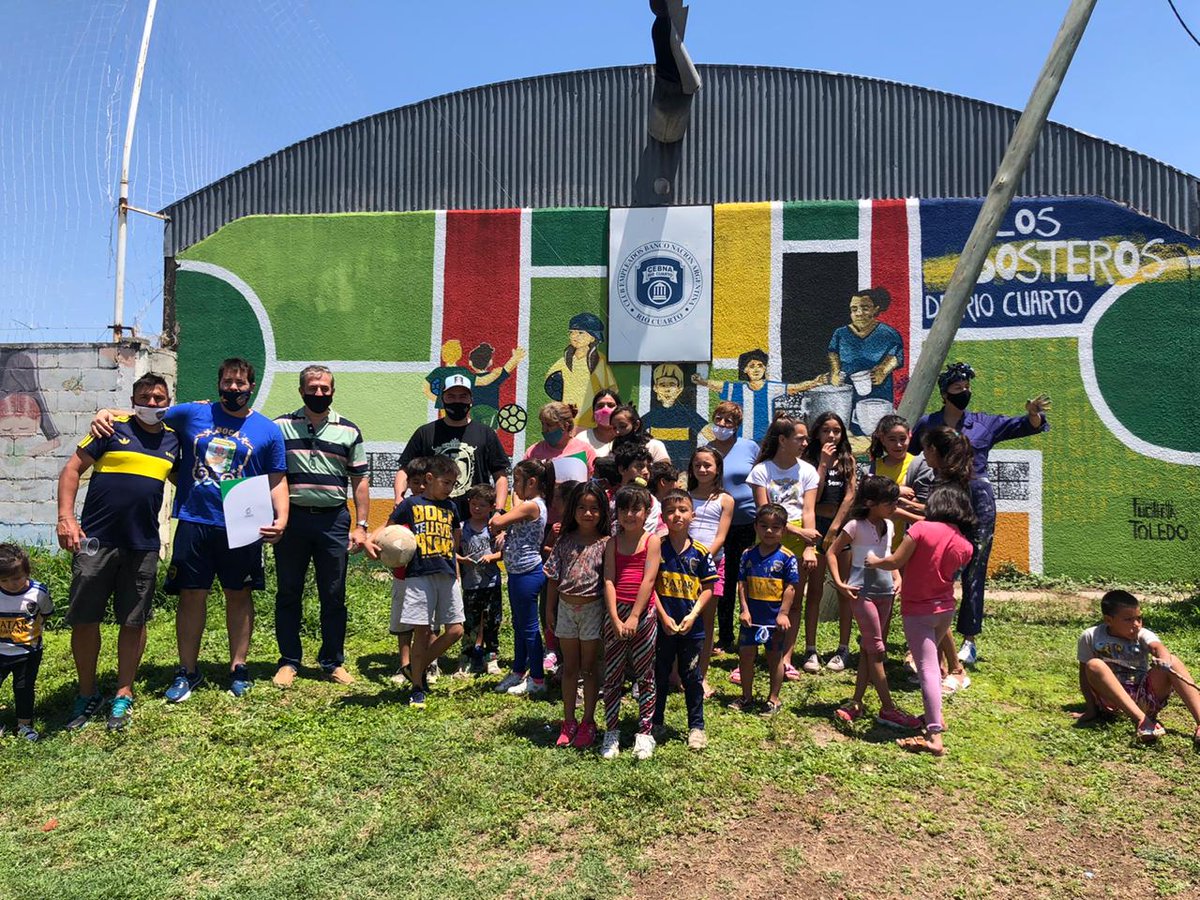 silviorasmusen's tweet photo. 30° ANIVERSARIO DE CIUDADES EDUCADORAS-MURAL PARTICIPATIVO🎨🏘️
 Junto a la peña "Los bosteros de Rio Cuarto" y el merendero "Fútbol Callejero", realizamos el mural participativo "Esa pared que no me deja verte", #RioCuarto
#RioCuartoCiudadEducadora
@CE_AmLatina @EducatingCities https://t.co/gFcxJoh3Dx
