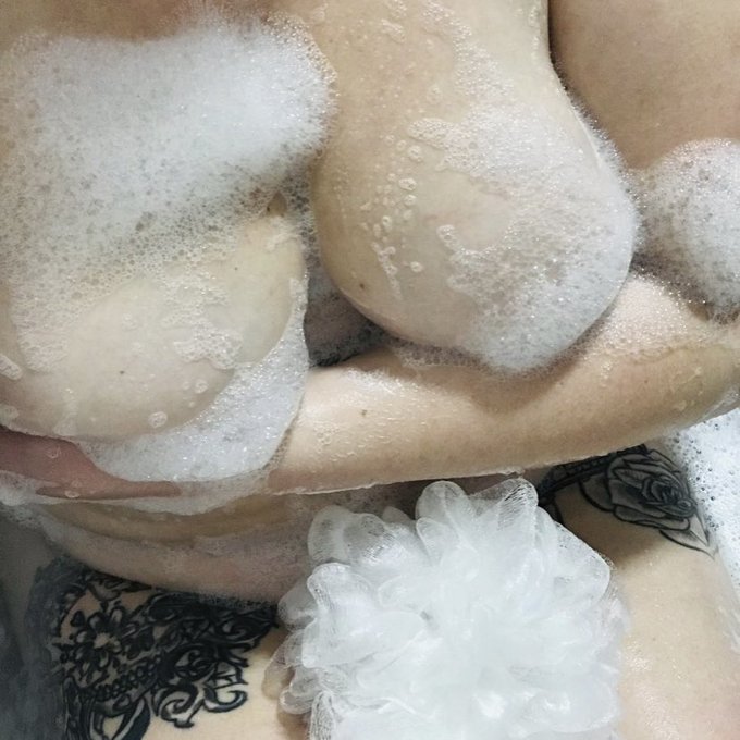 Wet in more ways than one 😈💦 https://t.co/Qvd15k255d